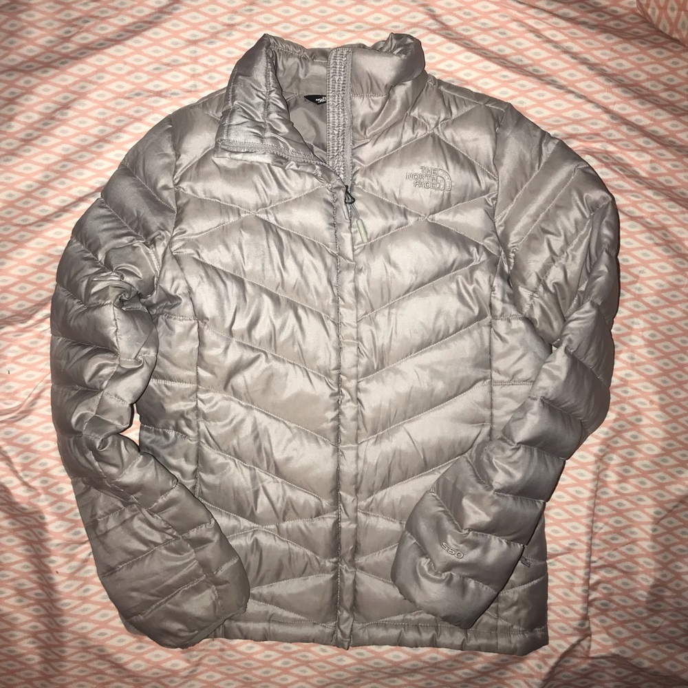 NORTH FACE WOMENS 550 COAT SIZE SMALL